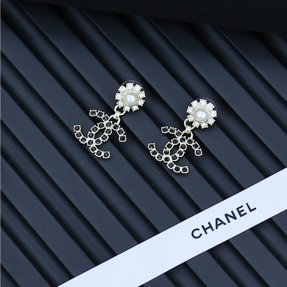 Chanel earrings - Picture 3 of 5